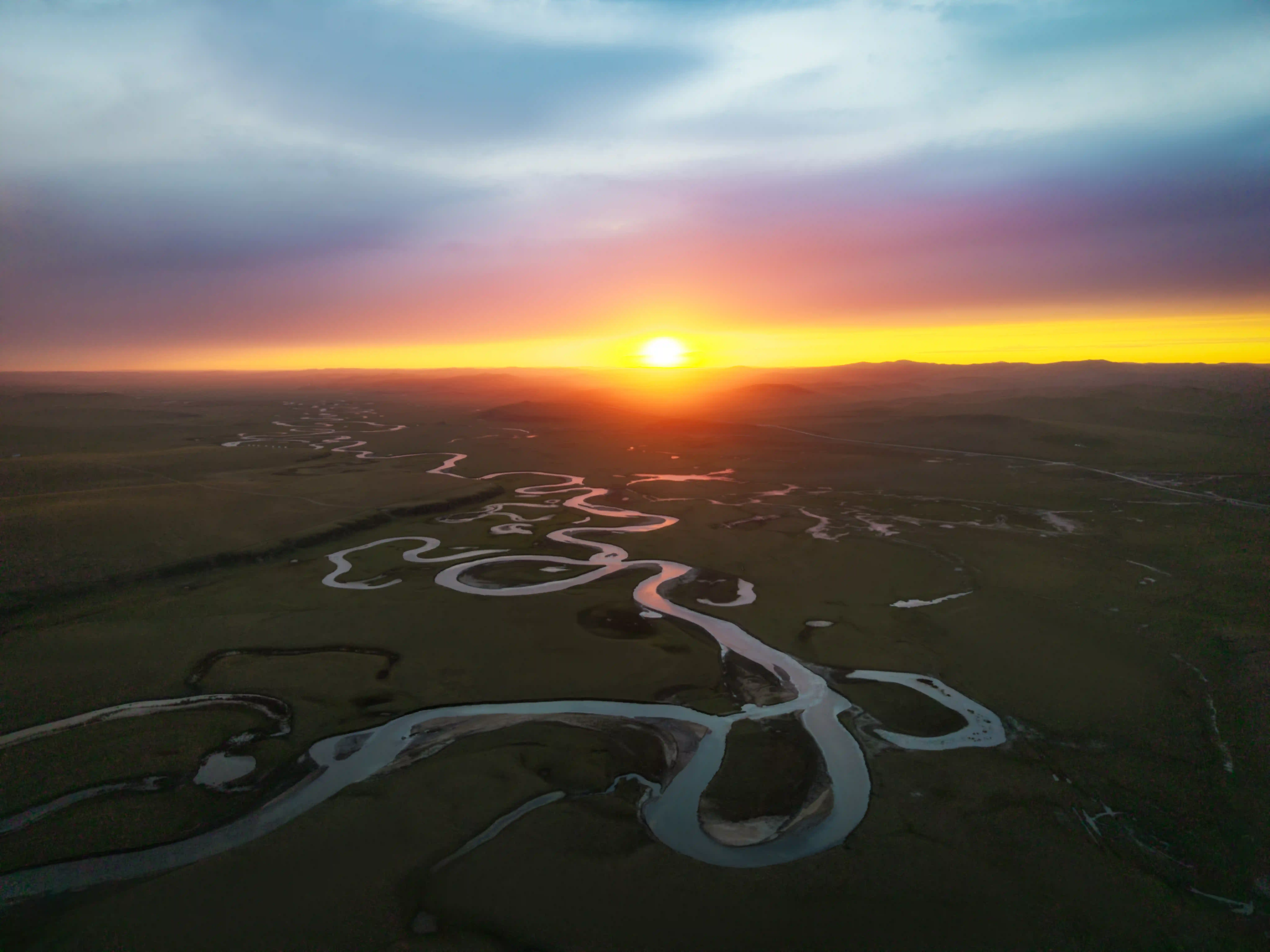 莫日格勒河日落